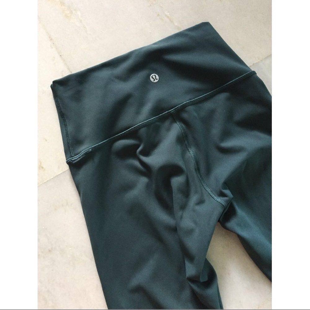 NWOT High rise Lululemon wunder under crop